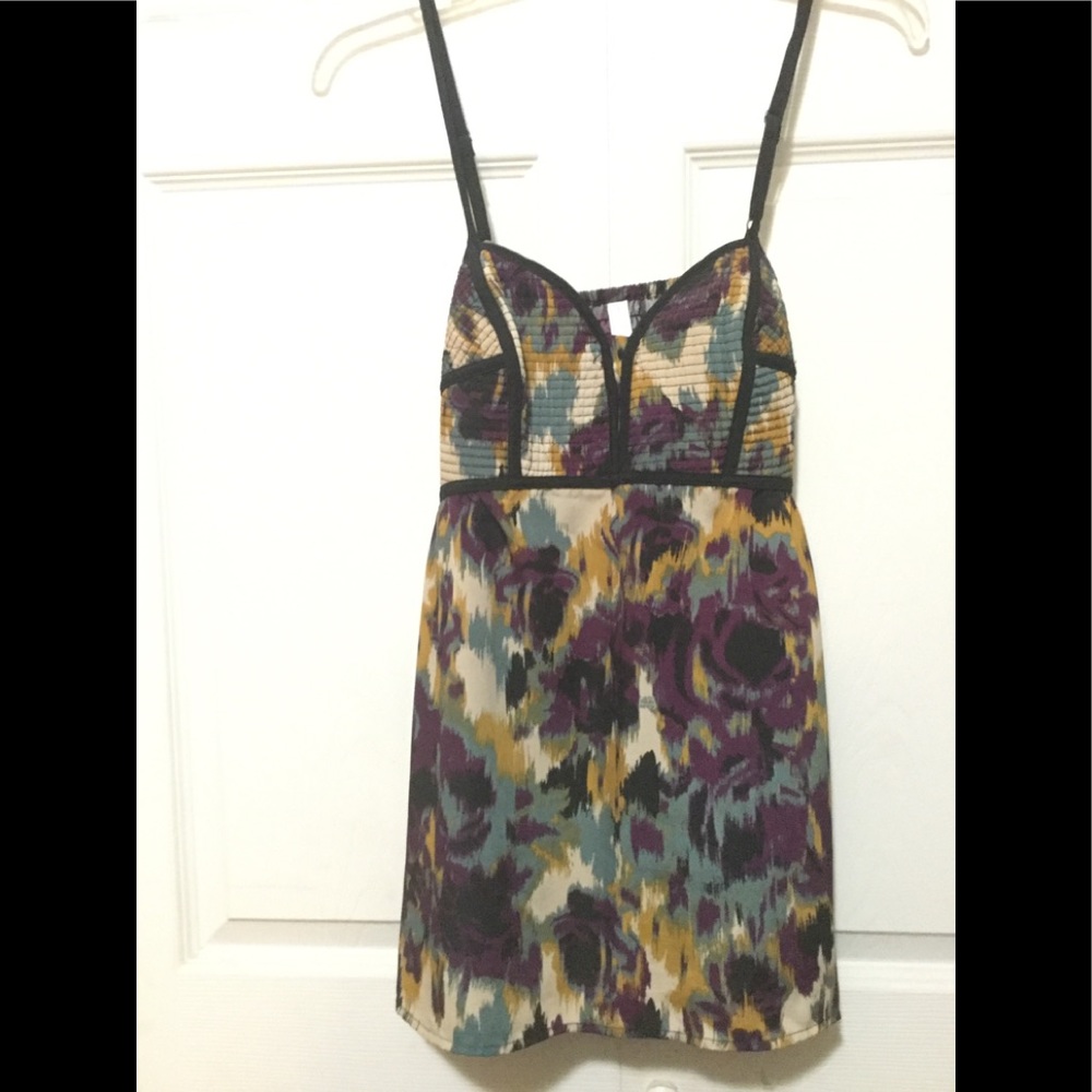 Xhilaration Fitted Bust Tank Top